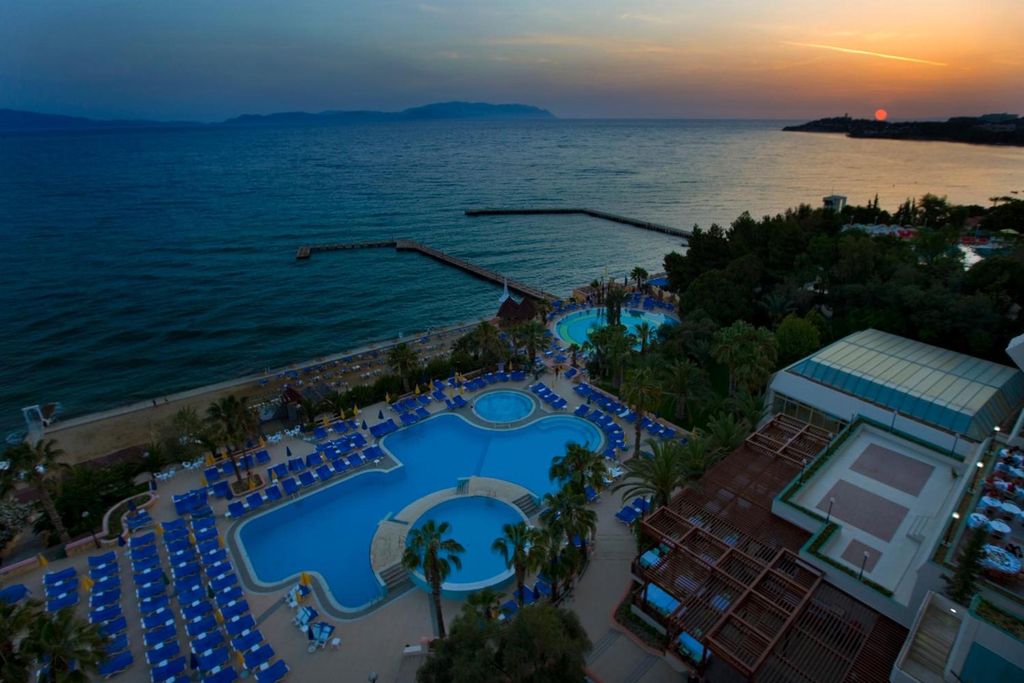 Fantasia Deluxe Hotel Kusadası Eksteriør billede