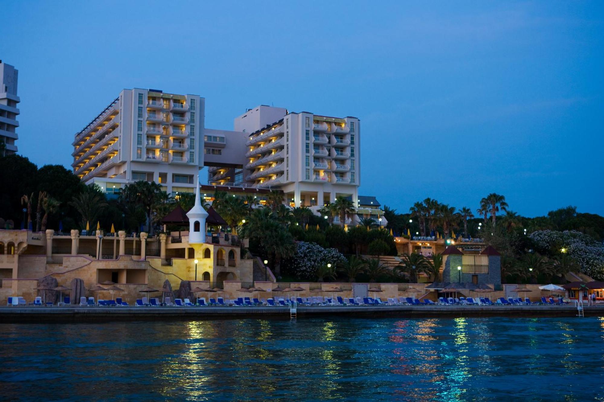 Fantasia Deluxe Hotel Kusadası Eksteriør billede