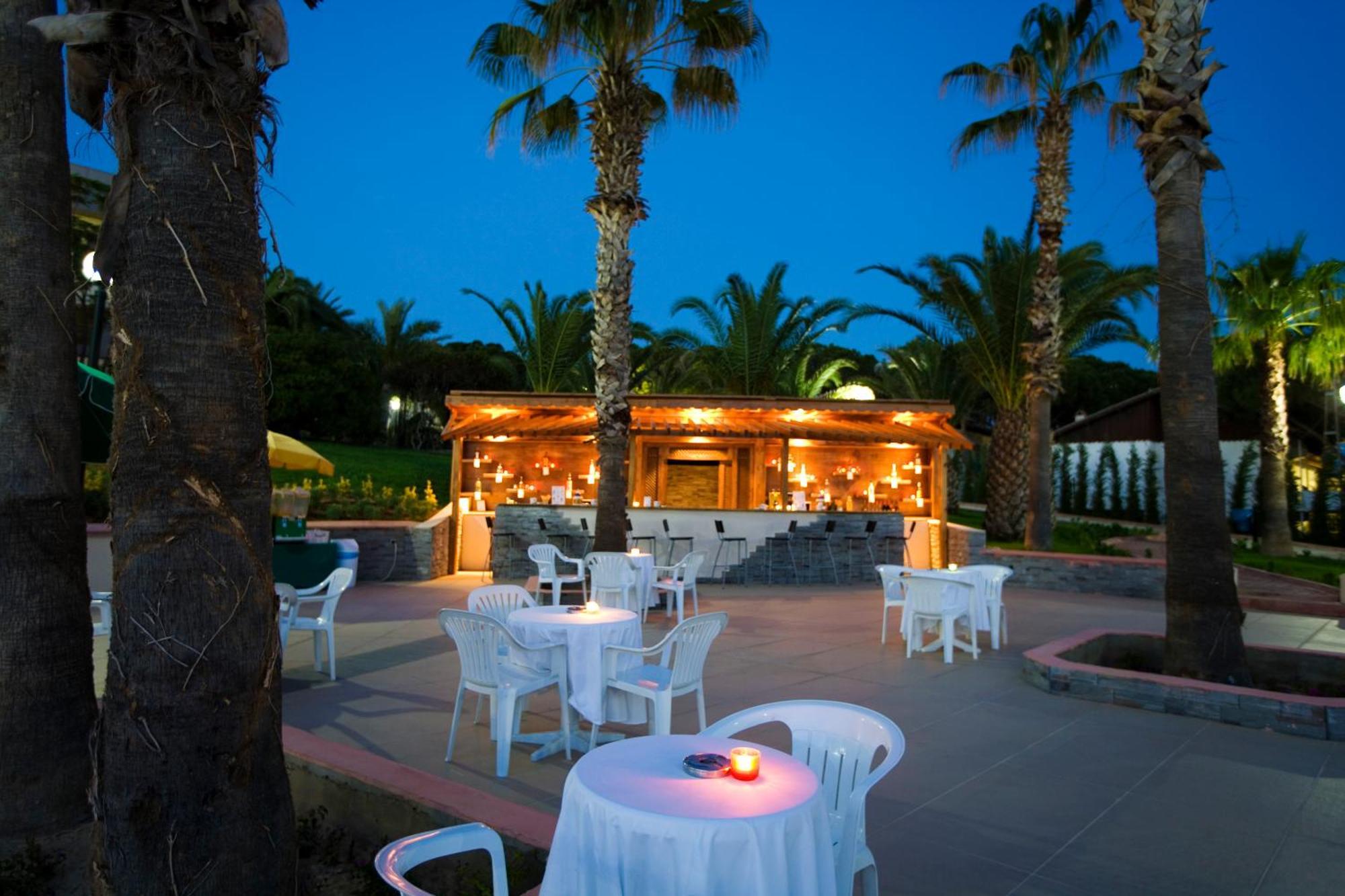 Fantasia Deluxe Hotel Kusadası Eksteriør billede
