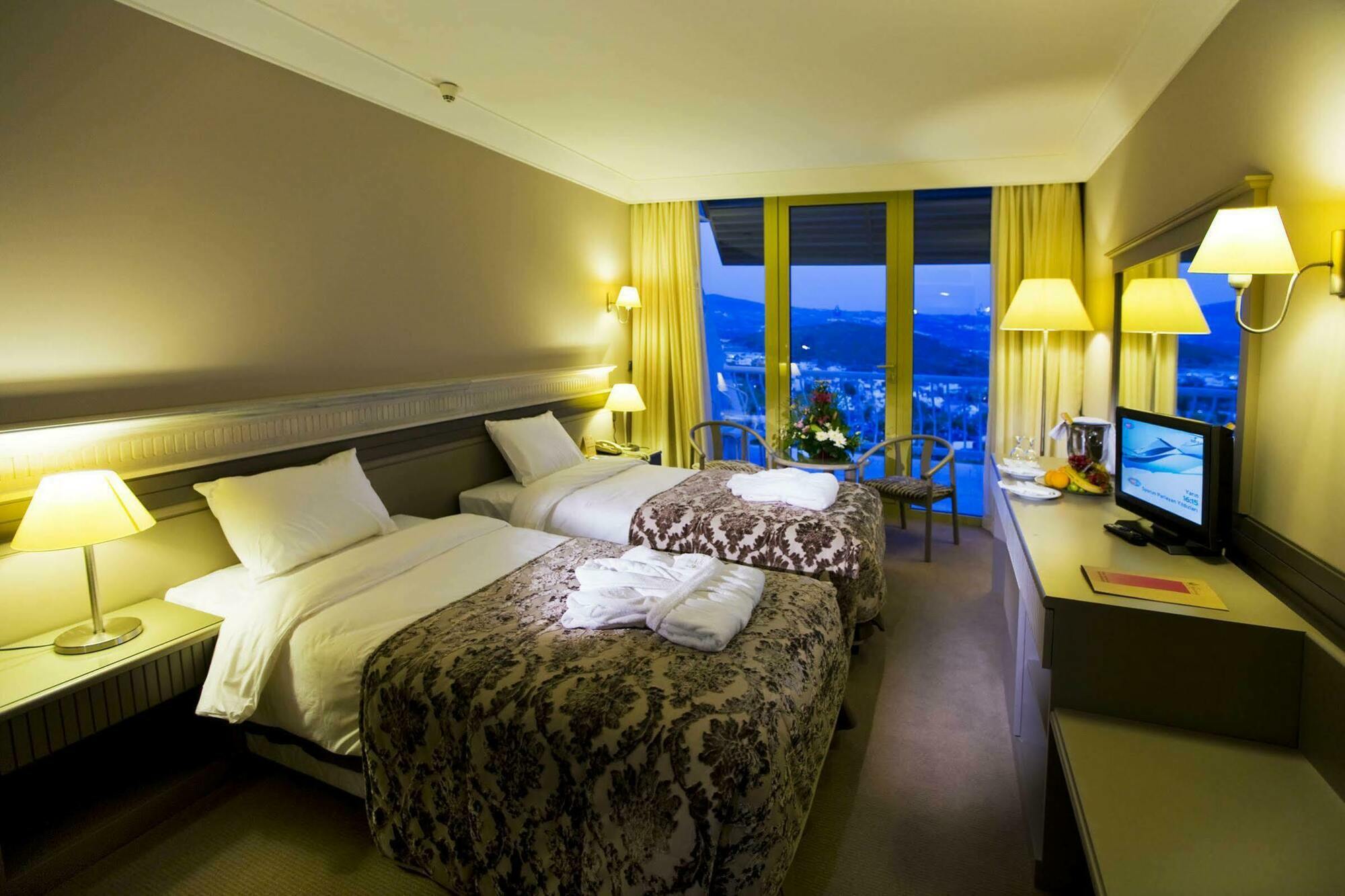 Fantasia Deluxe Hotel Kusadası Eksteriør billede